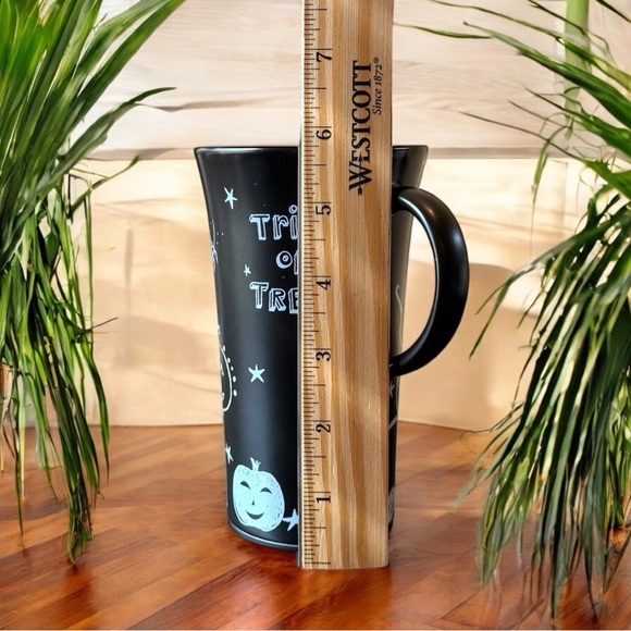 RARE 2007 Starbucks Trick or Treat Halloween Mug – 14oz - Black & White - Picture 7 of 9